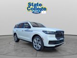 New 2025 Lincoln Navigator Reserve image 2