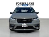 Used 2023 Chrysler Pacifica Limited image 2