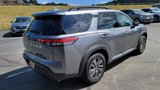 Used 2024 Nissan Pathfinder SV image 5