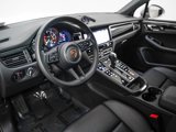 Certified 2025 Porsche Macan image 4