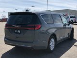 Used 2023 Chrysler Pacifica Touring-L image 5