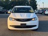 Used 2023 Chrysler Voyager LX image 3