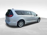 Used 2024 Chrysler Pacifica Touring-L image 5