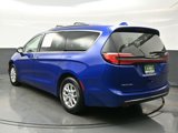 Used 2021 Chrysler Pacifica Touring-L image 4