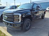 Used 2025 Ford F350 Platinum w/ FX4 Off-Road Package image 4