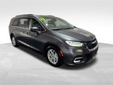 Used 2022 Chrysler Pacifica Touring-L image 3