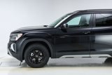 New 2026 Volkswagen Atlas Peak Edition image 3