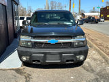 Used 2003 Chevrolet Avalanche 4x4 w/ Suspension Package, Off-Road image 2