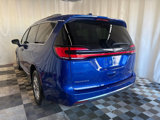 Used 2021 Chrysler Pacifica Limited w/ Uconnect Theater Family Group image 5