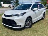 New 2025 Toyota Sienna XLE image 2