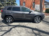 Used 2014 Jeep Cherokee Trailhawk image 2