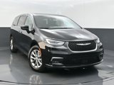 New 2026 Chrysler Pacifica Select image 2