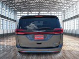 Used 2023 Chrysler Pacifica Touring-L image 5
