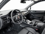 Certified 2024 Porsche Macan image 4