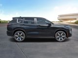 New 2025 Mitsubishi Outlander SE image 2