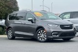 Used 2023 Chrysler Pacifica Pinnacle image 2