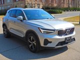 Used 2024 Volvo XC40 B5 Core image 3