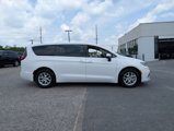 Used 2023 Chrysler Pacifica Touring-L image 5