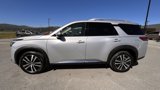 New 2025 Nissan Pathfinder Platinum image 4
