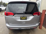 Used 2019 Chrysler Pacifica Limited image 3