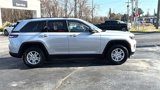 Used 2024 Jeep Grand Cherokee Laredo image 6