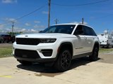 New 2025 Jeep Grand Cherokee Altitude image 3