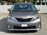Used 2014 Toyota Sienna SE image 2