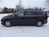 Used 2023 Chrysler Voyager LX image 5