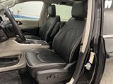 Used 2022 Chrysler Pacifica Limited image 4