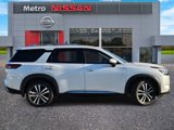 New 2025 Nissan Pathfinder Platinum image 2