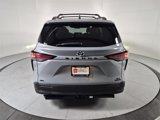 Certified 2022 Toyota Sienna XLE Woodland Edition image 5