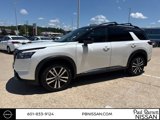 New 2025 Nissan Pathfinder Platinum image 2