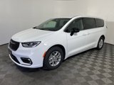 New 2026 Chrysler Pacifica Select image 3