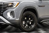 New 2025 Volkswagen Atlas Peak Edition SE image 3