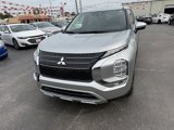 Used 2024 Mitsubishi Outlander FWD image 2