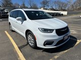 Used 2022 Chrysler Pacifica Touring-L image 4