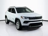 Used 2024 Jeep Compass Latitude image 3