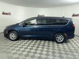 Certified 2023 Chrysler Pacifica Touring-L image 3