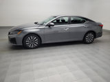 Used 2023 Nissan Altima 2.5 SV image 2