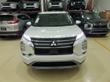 New 2025 Mitsubishi Outlander SE image 2