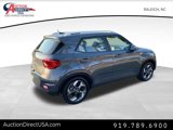 Used 2024 Hyundai Venue SEL image 2