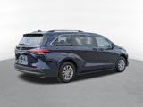 Used 2022 Toyota Sienna LE image 3