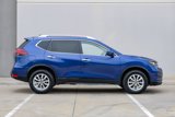 Used 2020 Nissan Rogue SV image 2
