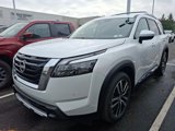 New 2025 Nissan Pathfinder Platinum image 3