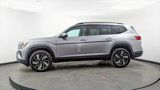 Used 2025 Volkswagen Atlas SE image 3