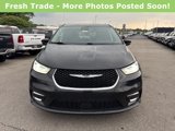 Used 2023 Chrysler Pacifica Touring-L image 3