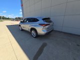 New 2025 Toyota Highlander Limited image 3