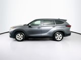 Used 2024 Toyota Highlander LE image 4
