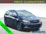 New 2026 Chrysler Pacifica Limited w/ S Appearance Package image 1