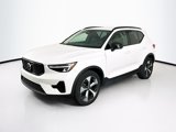 Used 2024 Volvo XC40 B5 Core image 3